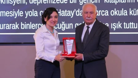 İçişleri Eski Bakanı Murat Başesgioğlu, Merhamet ve Emek Ödül Töreni’nde Konuştu: ‘Birinden Kir Akar, Birinden Nur’