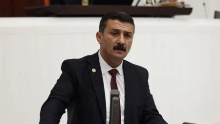 İYİ Parti Bursa Milletvekili Selçuk Türkoğlu: ‘Sağlık sisteminde hasta müşteri, hastane ticarethane oldu’