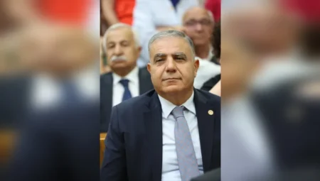 CHP Hatay Milletvekili Mehmet Güzelmansur: ‘Yerinde dönüşüm süresi uzatılmıyorsa bu, depremzedeye hibe vermemek demektir’