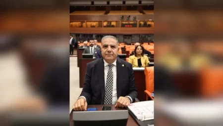 CHP’li Mehmet Güzelmansur: ‘Petrol düşse de zam geri gelmiyor, eşel mobil sistemi yeniden devreye alınmalı’