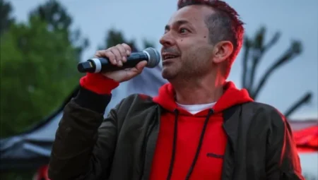 İrfan Değirmenci Yoğurtçu Parkı’ndaki forum sırasında polis tarafından gözaltına alındı