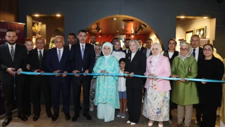 Emine Erdoğan Ümraniye Çevre Şenliği’nde çocuklarla atölye çalışmaları yaptı