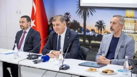 İzmir Büyükşehir Belediye Başkanı Dr. Cemil Tugay: Sağlıklı Gıdaya Erişimin Sürekliliği İçin Tarımda Yerel İş Birliği Şart