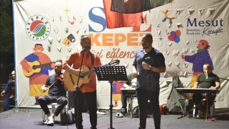 “Sahne Kepez” etkinliği Demirel Mahallesi’nde çocuklar ve aileleriyle buluştu