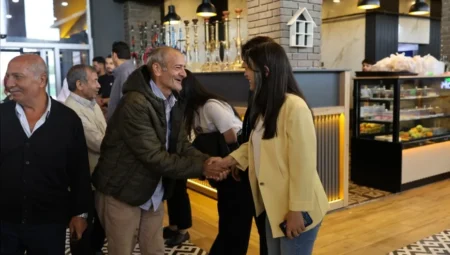 Ağrı Huzurevi’nde sıcak buluşma, belediye eşbaşkanları ve milletvekilleri büyüklerle bir araya geldi