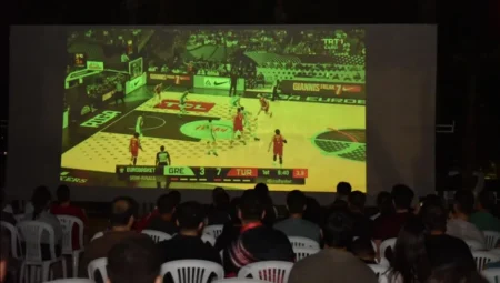 EuroBasket yarı final coşkusu Dokumapark’ta dev ekranda yaşandı, Türkiye Almanya ile finale çıkıyor