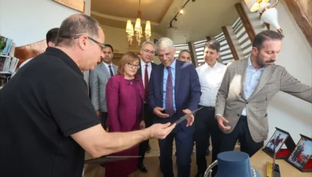 Başkan Fatma Şahin ve Bakan Yardımcısı Nadir Alparslan, GastroANTEP sergi turuna katıldı