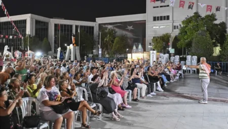 Antalya’da 9’uncu Yöreler Renkler Festivali sona erdi: Dokuz gün boyunca konserler, halk dansları ve yöresel lezzetler buluştu
